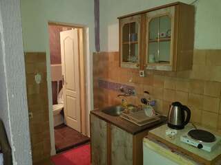 Гостевой дом Guest House Dragomir Сутоморе Трехместный номер с собственной ванной комнатой и основными удобствами-4