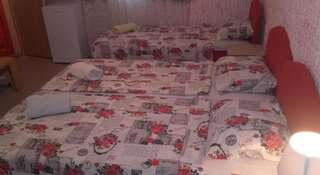 Гостевой дом Guest House Dragomir Сутоморе Четырехместный номер с собственной ванной комнатой-1